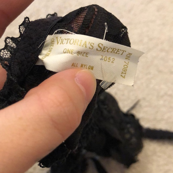 Black lace VS garter belt - Picture 11 of 13